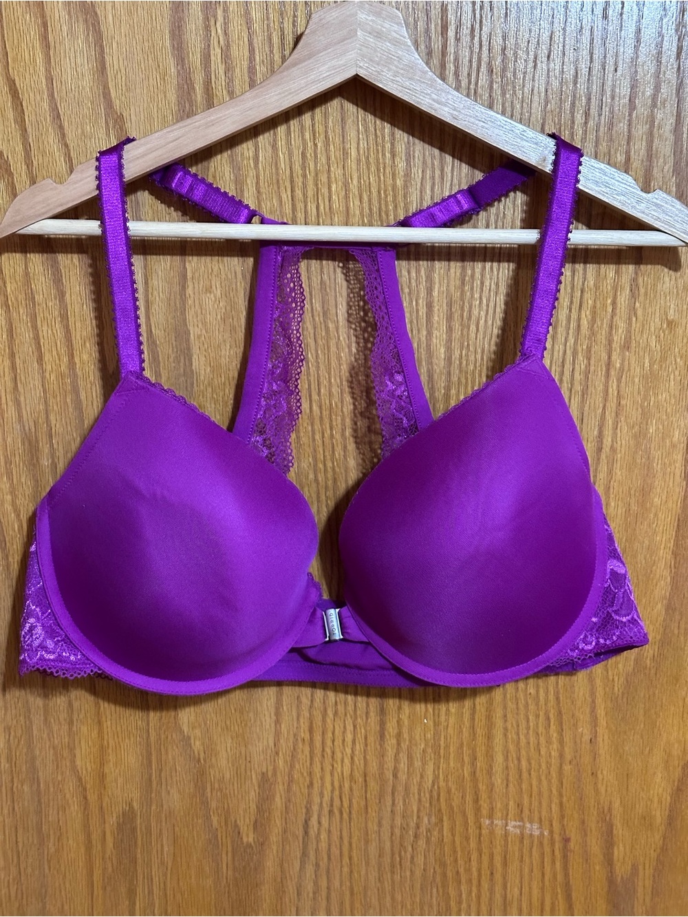 torrid Vibrant Purple Lace Racerback Molded Bra sz 40D
